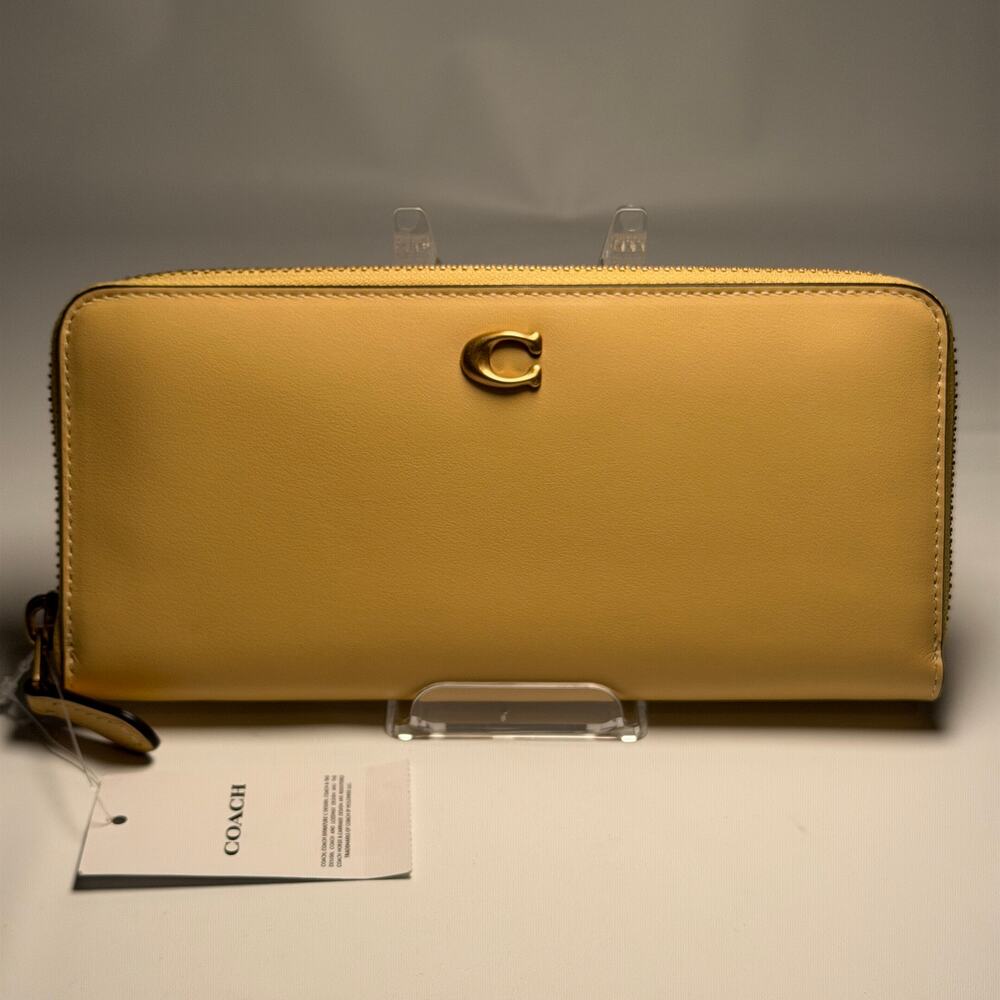 Coach Essential Slim Accordion Zip Wallet (CS032) - Vanilla - NWT